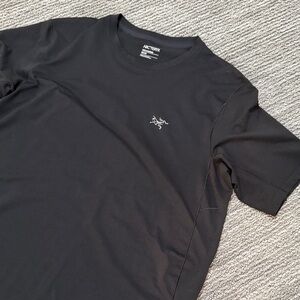 Arc'teryx Men's Charcoal Short Sleeve Tee